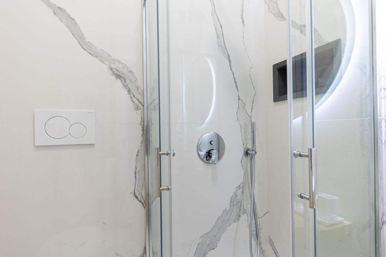 Suite Apartment Capri Con Jacuzzi In Piazzetta Exterior photo