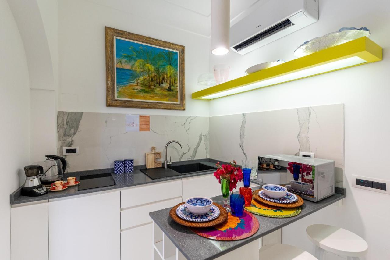 Suite Apartment Capri Con Jacuzzi In Piazzetta Exterior photo