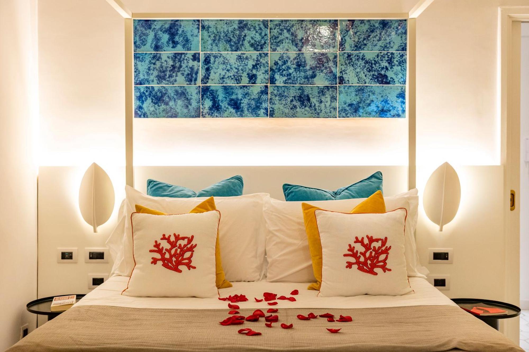 Suite Apartment Capri Con Jacuzzi In Piazzetta Exterior photo